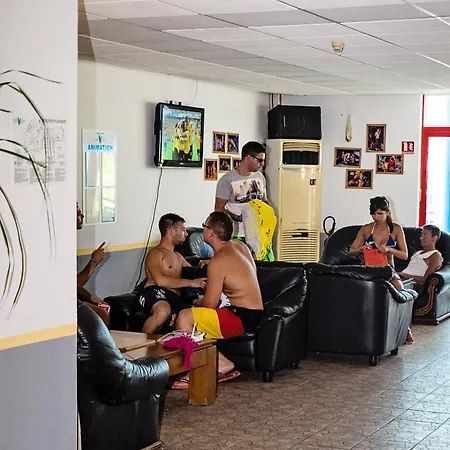 מלון Party Golden Sands וארנה