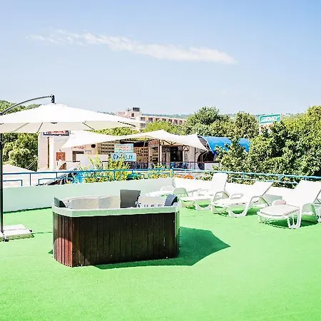 מלון Party Golden Sands