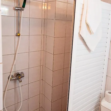 Party Golden Sands מלון