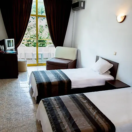 מלון Party Golden Sands