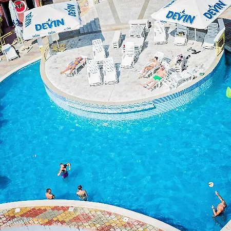 Party Golden Sands מלון