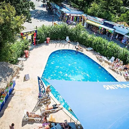 Party Golden Sands מלון